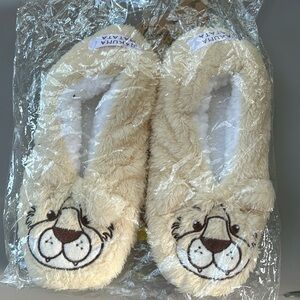 Face plant dreams Hakuna matata slippers. New 7/8